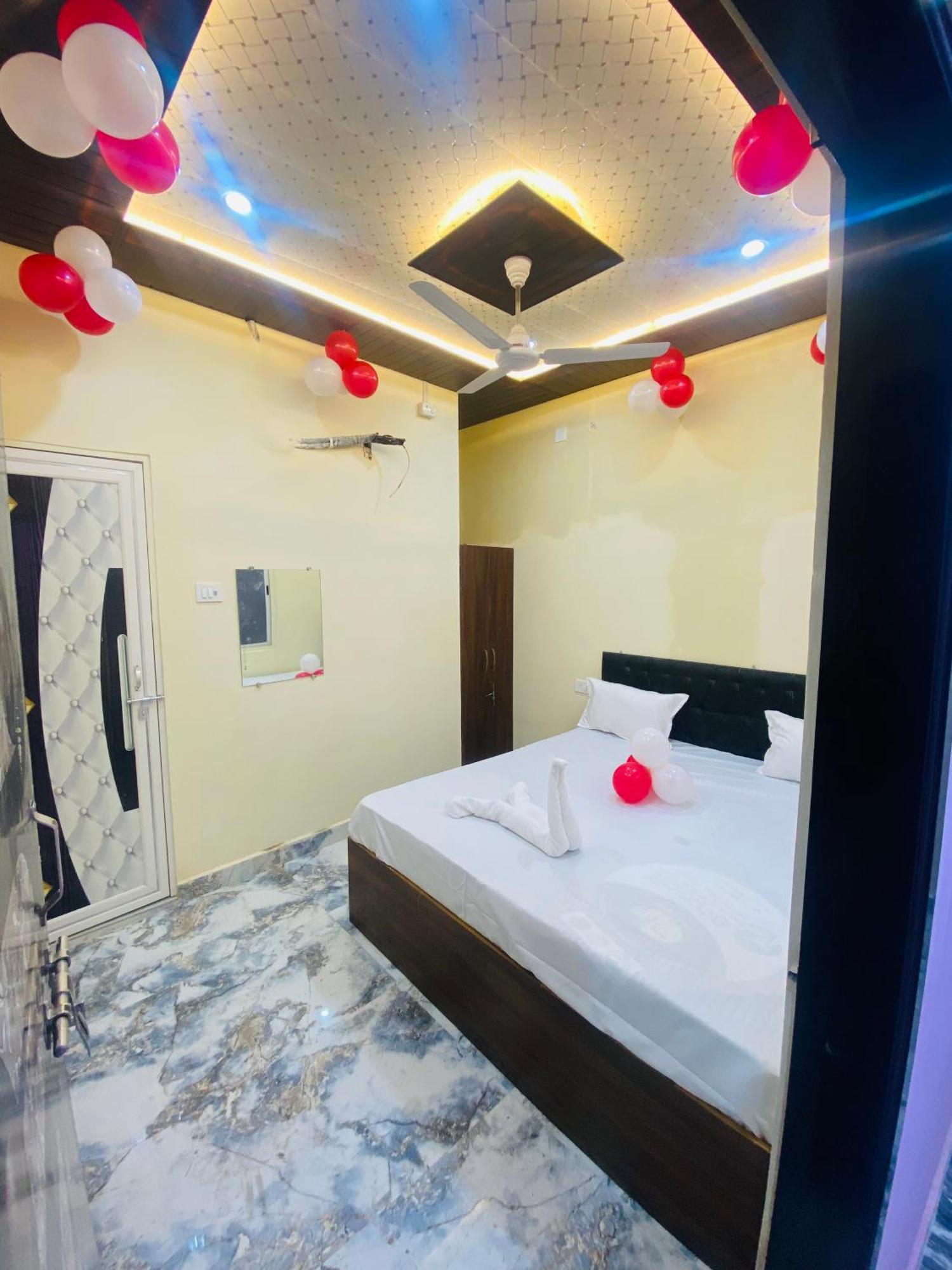 India Palace - Varanasi — Photos 1